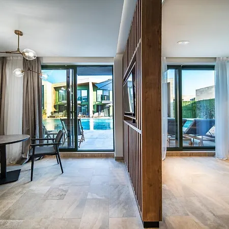 Hvd Reina Del Mar - Premium Service & Free Parking Hotel