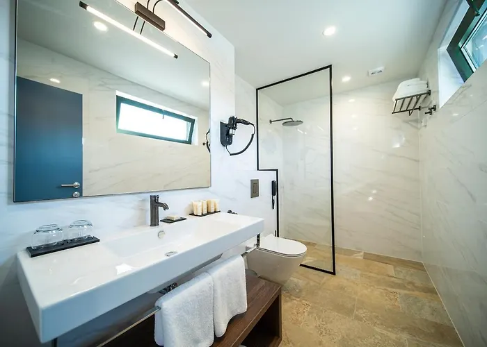 Hvd Reina Del Mar - Premium Service & Free Parking מלון