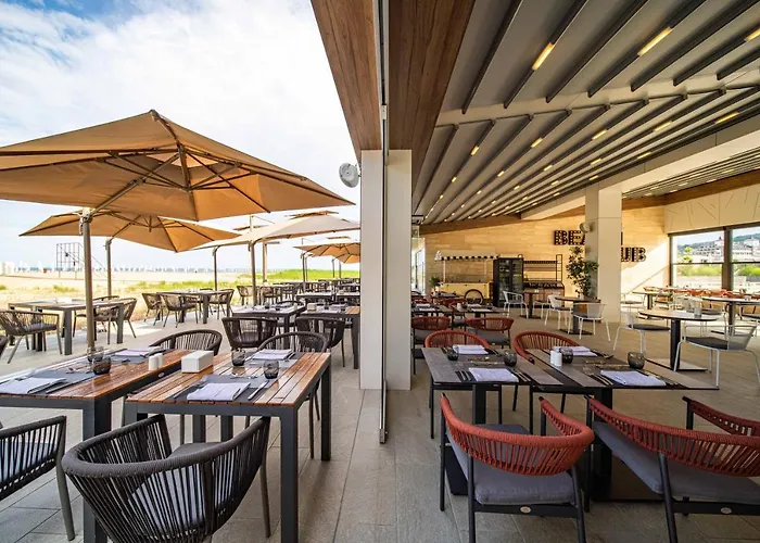 Hvd Reina Del Mar - Premium Service & Free Parking Хотел 5*