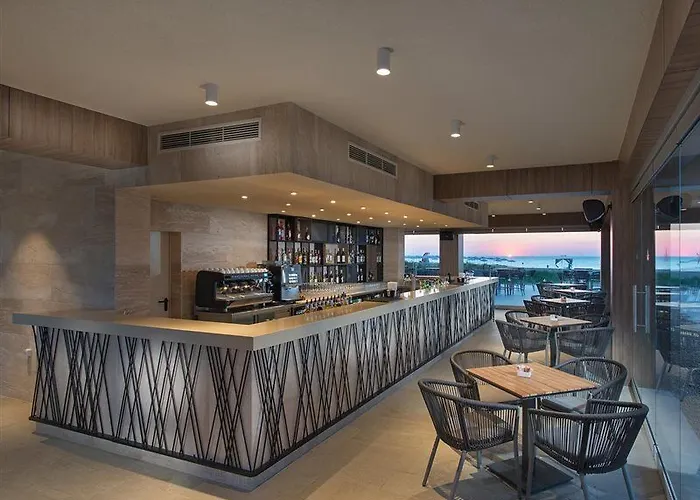 Hvd Reina Del Mar - Premium Service & Free Parking Хотел 5*